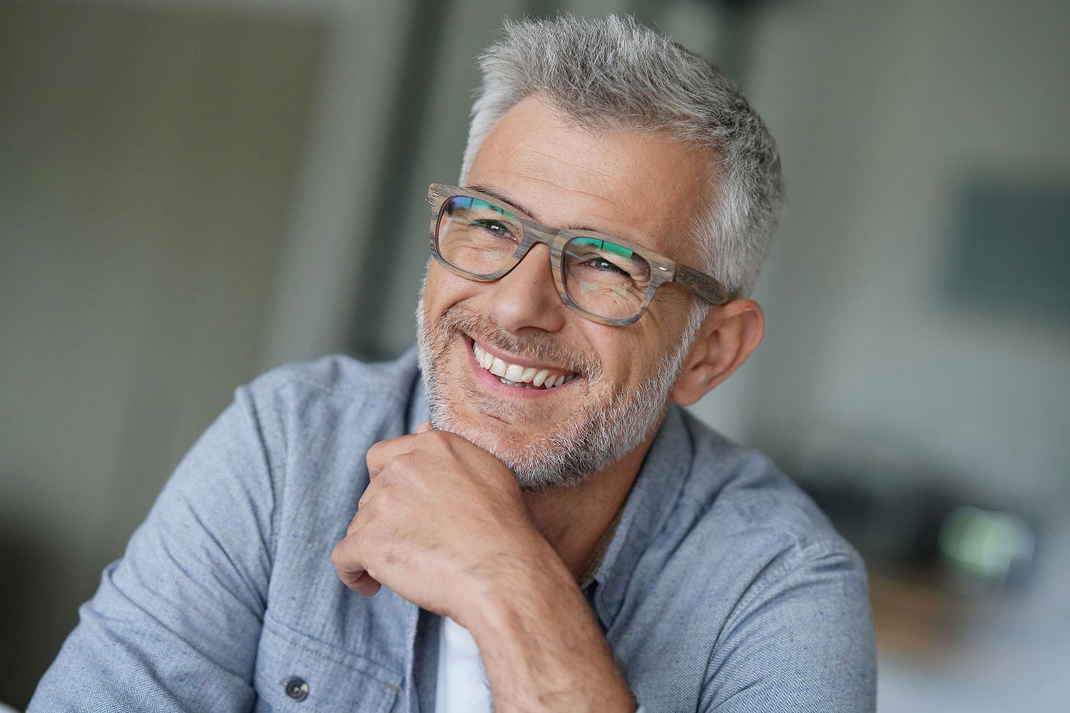 Advantages of dental bridge implant for replacing multiple missing teeth in Chicago, IL. Benefits of Implant Bridge in Chicago, IL